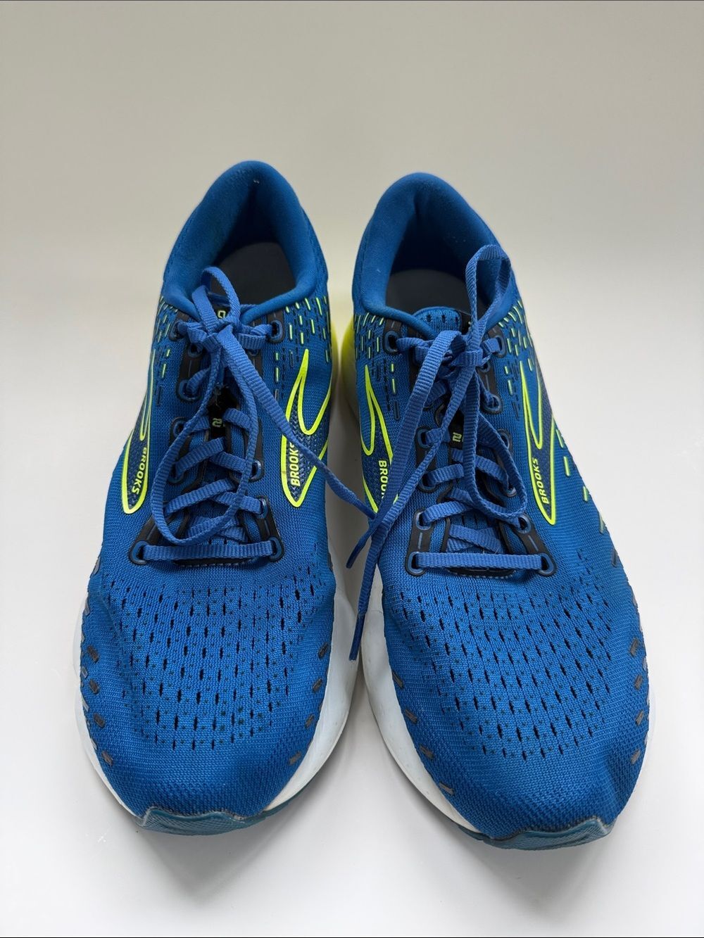 Brooks Blue Glycerin Running Shoes Bright Yellow Soles Men’s 10.5